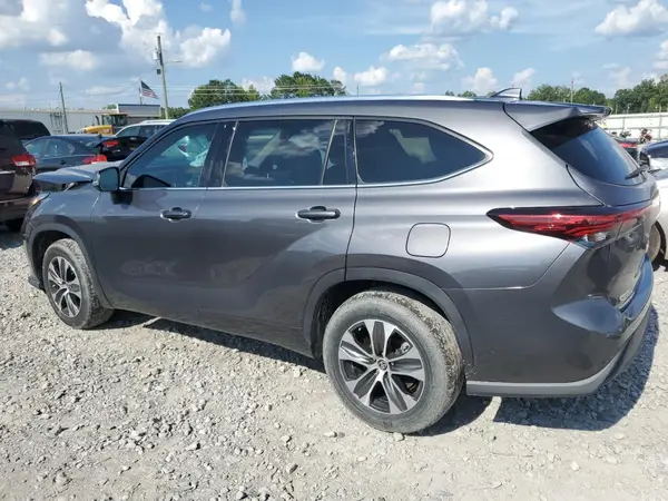 5TDGZRAH4MS519617 2021 TOYOTA HIGHLANDER - Image 2