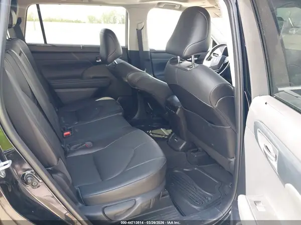 5TDGZRAH4MS527748 2021 TOYOTA HIGHLANDER - Image 8