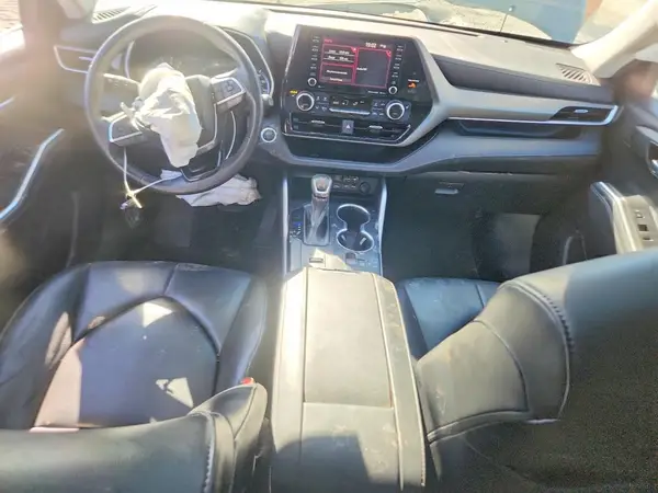 5TDGZRAH4MS529144 2021 TOYOTA HIGHLANDER - Image 8
