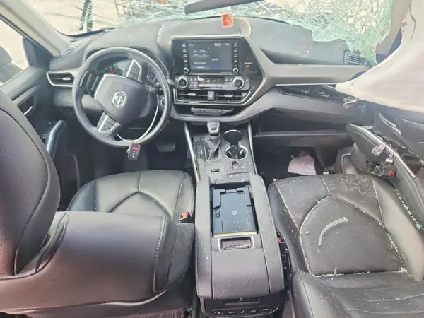 5TDGZRAH4MS530343 2021 TOYOTA HIGHLANDER - Image 8