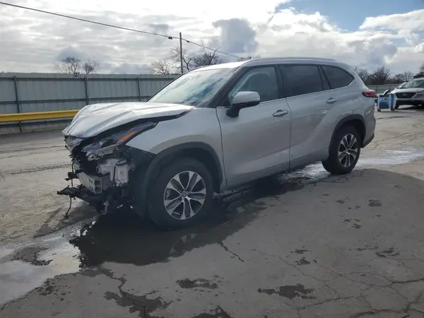 5TDGZRAH4MS537955 2021 TOYOTA HIGHLANDER - Image 1