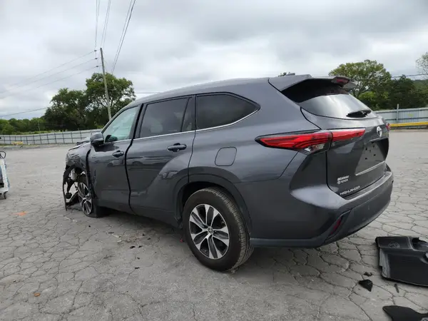 5TDGZRAH4NS112365 2022 TOYOTA HIGHLANDER - Image 2