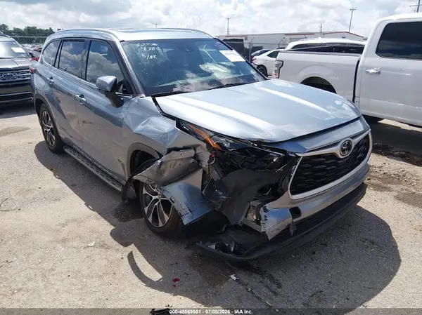5TDGZRAH4NS114388 2022 TOYOTA HIGHLANDER - Image 1