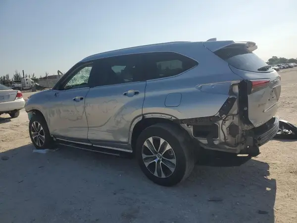 5TDGZRAH4NS120627 2022 TOYOTA HIGHLANDER - Image 2