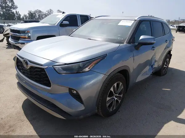 5TDGZRAH4NS124855 2022 TOYOTA HIGHLANDER - Image 2
