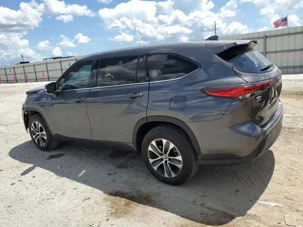 5TDGZRAH4NS124953 2022 TOYOTA HIGHLANDER - Image 2