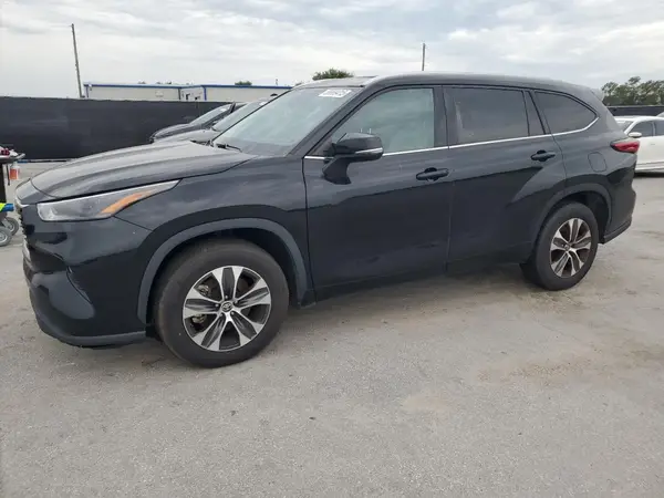 5TDGZRAH4NS127982 2022 TOYOTA HIGHLANDER - Image 1