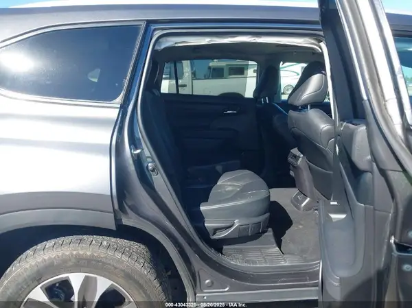 5TDGZRAH4NS129179 2022 TOYOTA HIGHLANDER - Image 8