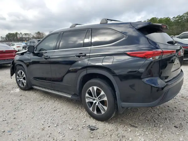 5TDGZRAH4NS138125 2022 TOYOTA HIGHLANDER - Image 2