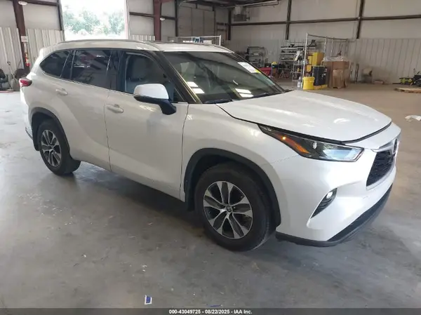 5TDGZRAH4NS140781 2022 TOYOTA HIGHLANDER - Image 1
