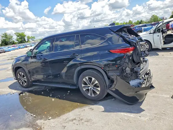 5TDGZRAH4NS540484 2022 TOYOTA HIGHLANDER - Image 2
