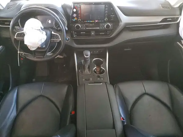 5TDGZRAH4NS546883 2022 TOYOTA HIGHLANDER - Image 8