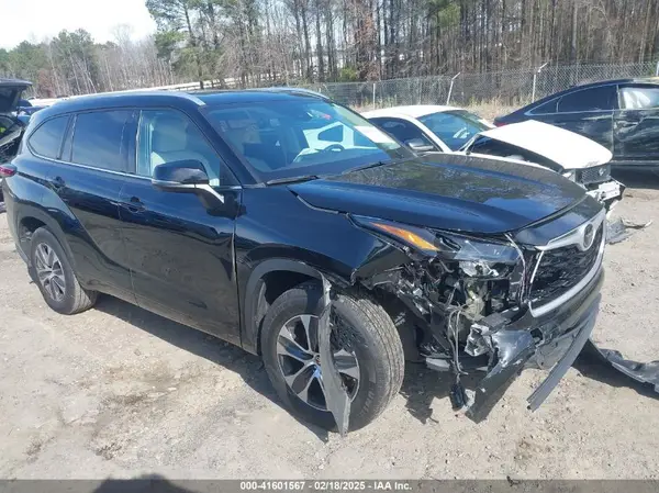 5TDGZRAH4NS548942 2022 TOYOTA HIGHLANDER - Image 1