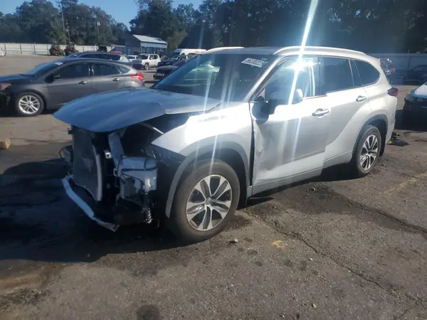 5TDGZRAH4NS555812 2022 TOYOTA HIGHLANDER - Image 1