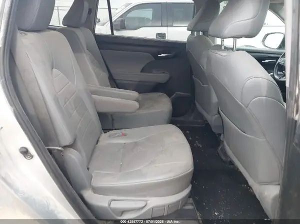5TDGZRAH5LS500427 2020 TOYOTA HIGHLANDER - Image 8