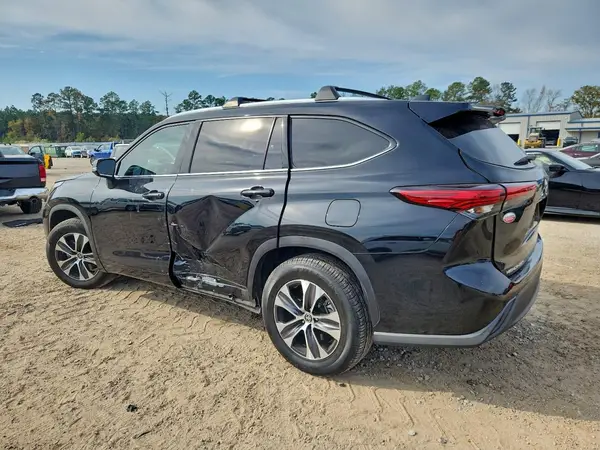 5TDGZRAH5LS501528 2020 TOYOTA HIGHLANDER - Image 2