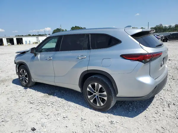 5TDGZRAH5LS501593 2020 TOYOTA HIGHLANDER - Image 2