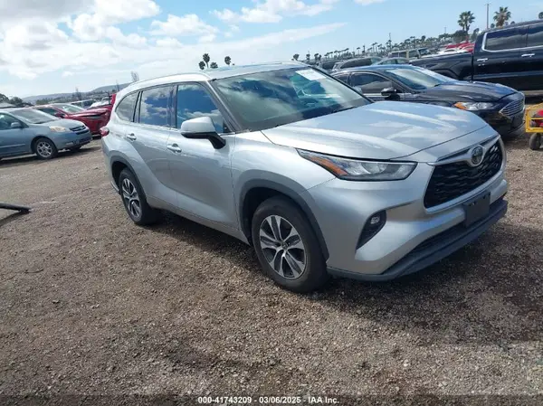 5TDGZRAH5LS502260 2020 TOYOTA HIGHLANDER - Image 1