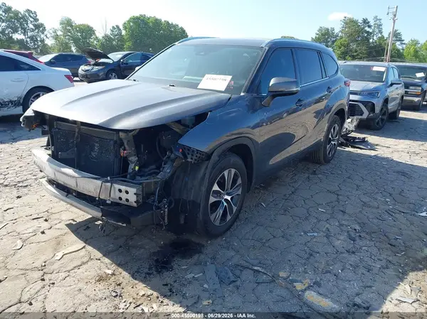 5TDGZRAH5LS505014 2020 TOYOTA HIGHLANDER - Image 2