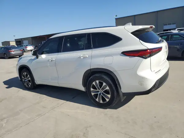 5TDGZRAH5LS511914 2020 TOYOTA HIGHLANDER - Image 2