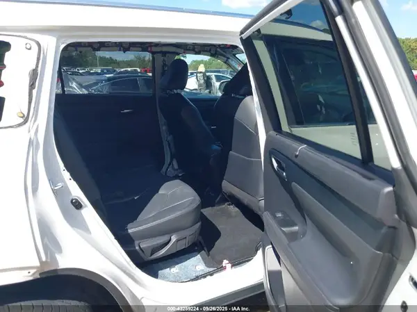 5TDGZRAH5MS031759 2021 TOYOTA HIGHLANDER - Image 8