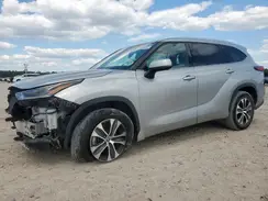 5TDGZRAH5MS042079 2021 TOYOTA HIGHLANDER