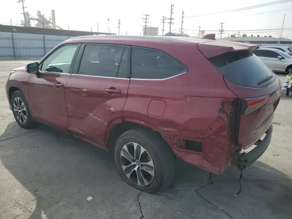 5TDGZRAH5MS061568 2021 TOYOTA HIGHLANDER - Image 2