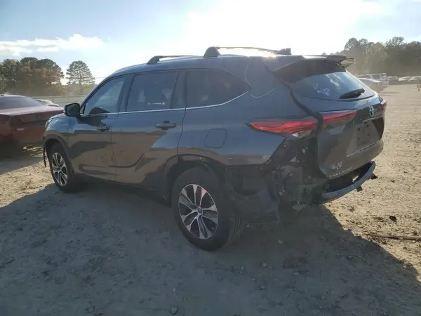 5TDGZRAH5MS514930 2021 TOYOTA HIGHLANDER - Image 2