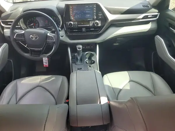 5TDGZRAH5MS518573 2021 TOYOTA HIGHLANDER - Image 8
