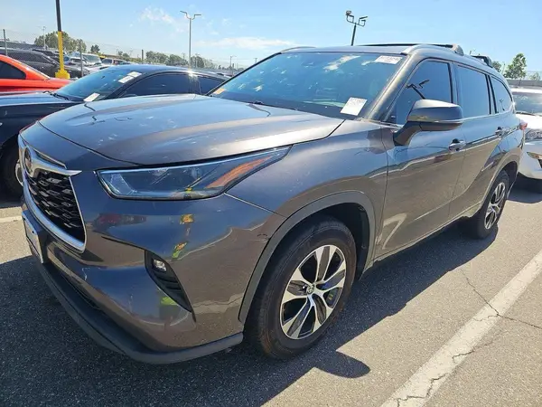 5TDGZRAH5MS520758 2021 TOYOTA HIGHLANDER - Image 2