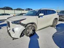5TDGZRAH5MS521697 2021 TOYOTA HIGHLANDER
