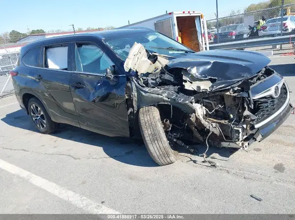 5TDGZRAH5MS523207 2021 TOYOTA HIGHLANDER - Image 1