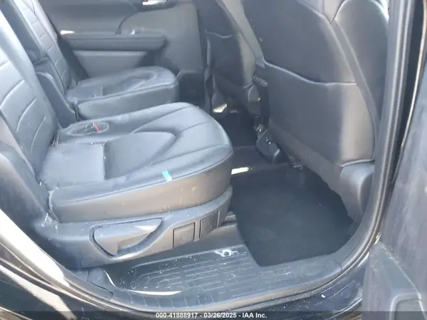 5TDGZRAH5MS523207 2021 TOYOTA HIGHLANDER - Image 8