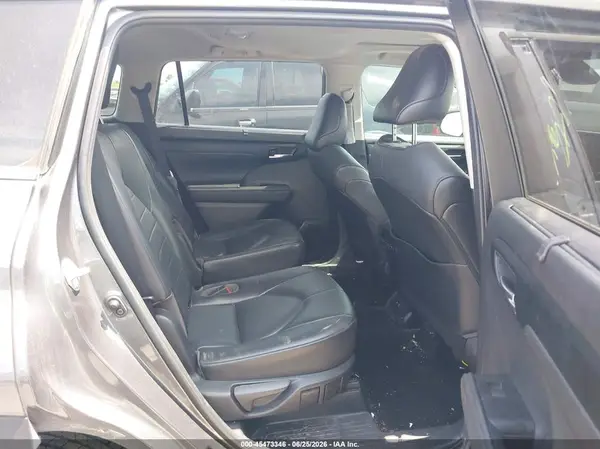5TDGZRAH5MS524972 2021 TOYOTA HIGHLANDER - Image 8