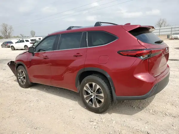 5TDGZRAH5MS525569 2021 TOYOTA HIGHLANDER - Image 2