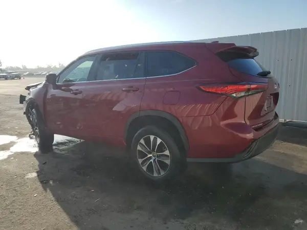 5TDGZRAH5MS534272 2021 TOYOTA HIGHLANDER - Image 2