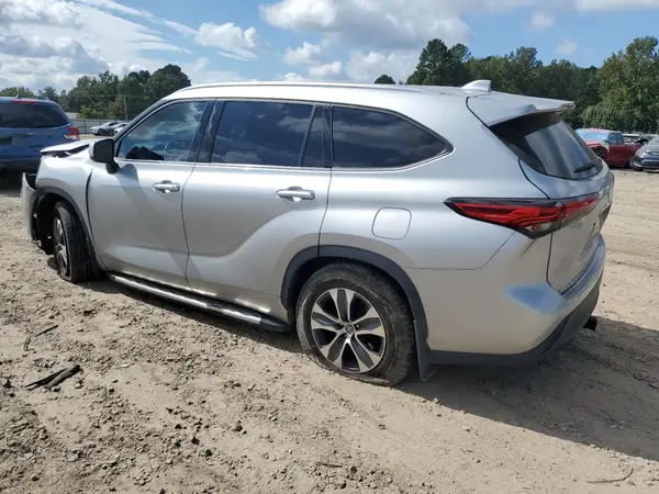 5TDGZRAH5MS536121 2021 TOYOTA HIGHLANDER - Image 2