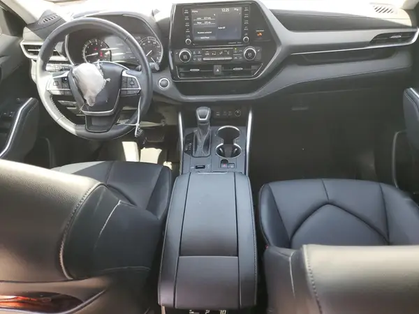 5TDGZRAH5NS099819 2022 TOYOTA HIGHLANDER - Image 8
