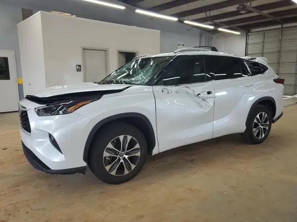 5TDGZRAH5NS123827 2022 TOYOTA HIGHLANDER - Image 1