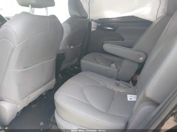 5TDGZRAH5NS125495 2022 TOYOTA HIGHLANDER - Image 8