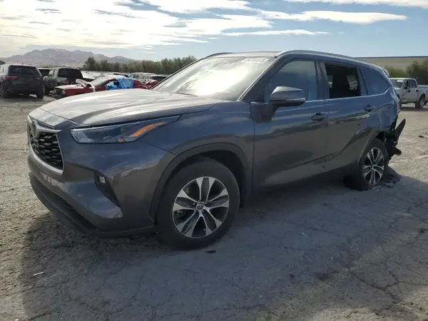5TDGZRAH5NS130017 2022 TOYOTA HIGHLANDER - Image 1