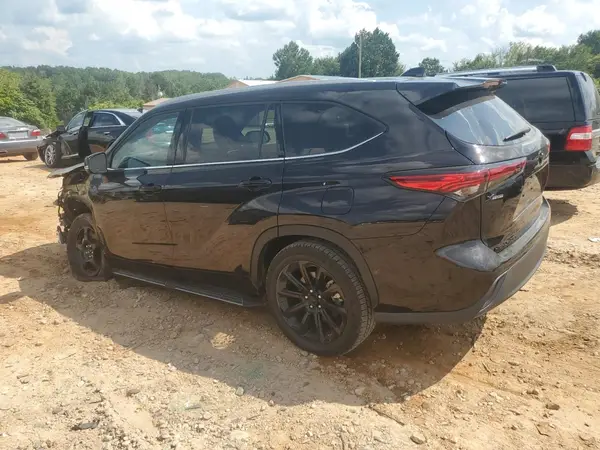 5TDGZRAH5NS133757 2022 TOYOTA HIGHLANDER - Image 2