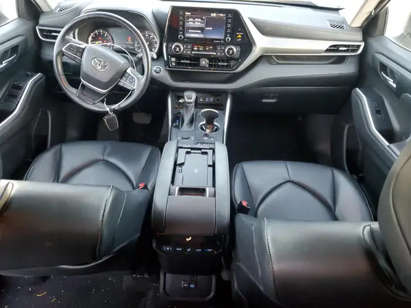 5TDGZRAH5NS140157 2022 TOYOTA HIGHLANDER - Image 8