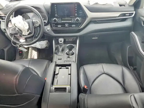5TDGZRAH5NS551428 2022 TOYOTA HIGHLANDER - Image 8