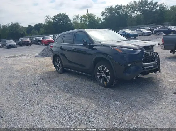 5TDGZRAH5NS554636 2022 TOYOTA HIGHLANDER - Image 1