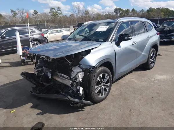 5TDGZRAH6LS003984 2020 TOYOTA HIGHLANDER - Image 2