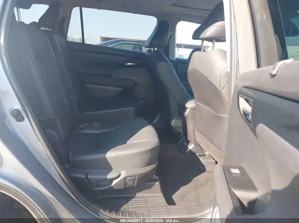 5TDGZRAH6LS006626 2020 TOYOTA HIGHLANDER - Image 8