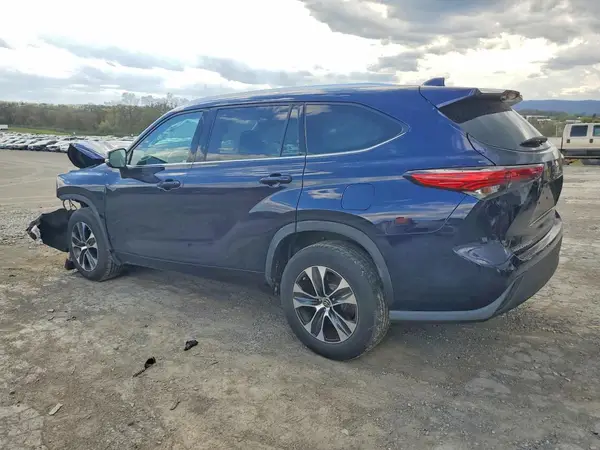 5TDGZRAH6LS009672 2020 TOYOTA HIGHLANDER - Image 2