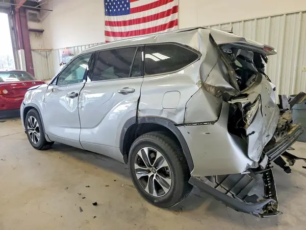 5TDGZRAH6LS019747 2020 TOYOTA HIGHLANDER - Image 2