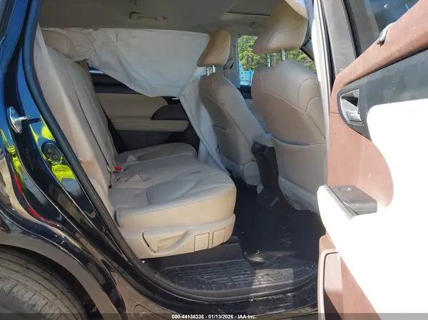5TDGZRAH6LS029761 2020 TOYOTA HIGHLANDER - Image 8